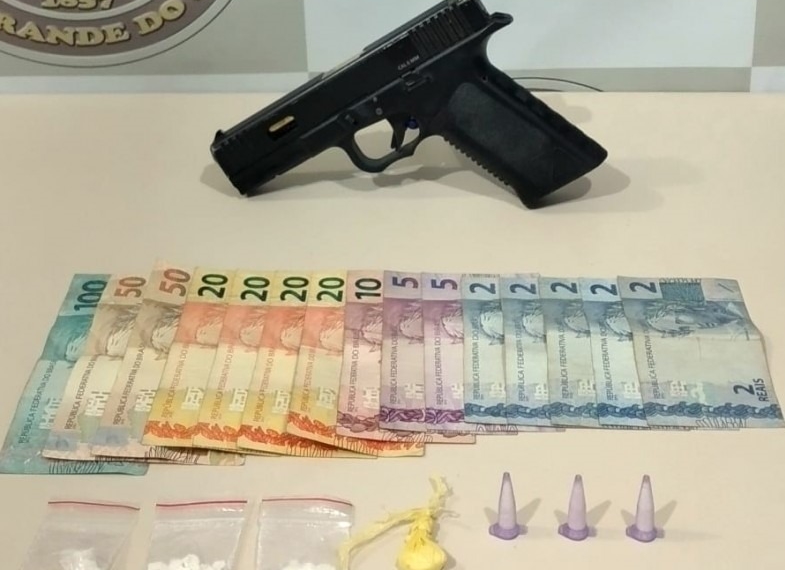 Brigada Militar prende dupla por tráfico de drogas em Sapiranga