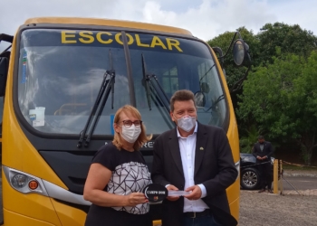 Governo do Estado repassa ônibus escolar para Secretaria de Educação de Campo Bom