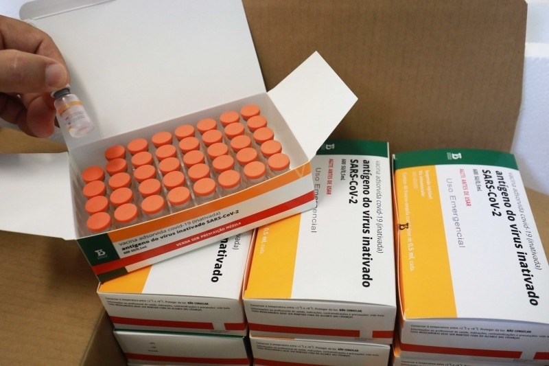 Secretaria da Saúde distribuiu 224,2 mil doses da vacina CoronaVac às coordenadorias regionais nesta segunda (1)