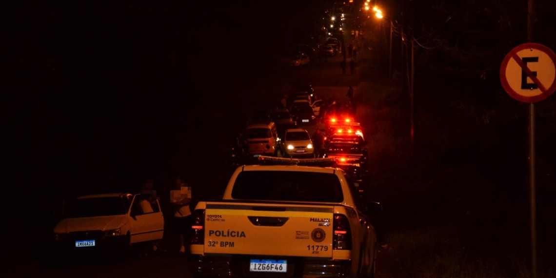 Polícia desencadeia operação integrada durante a madrugada na Estrada do Carlão, em Sapiranga