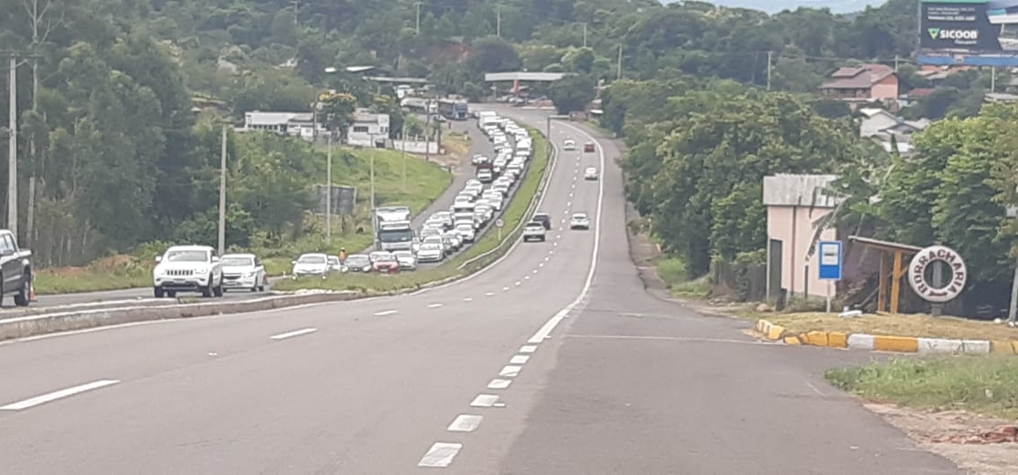 Motoristas enfrentam lentidão em pontos da RS-239 entre Araricá e Parobé