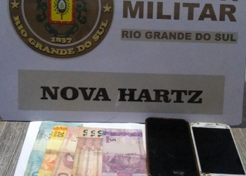 Brigada Militar de Nova Hartz apreende 17 pedras de crack e dinheiro durante ação de patrulhamento