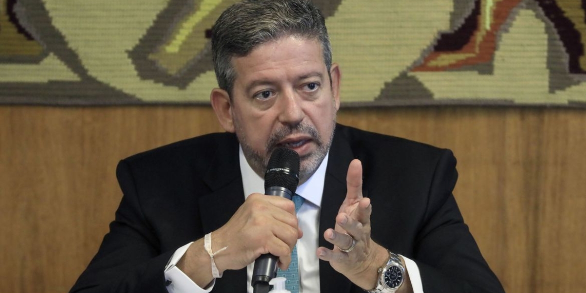 Lira pede solução alternativa para auxílio emergencial