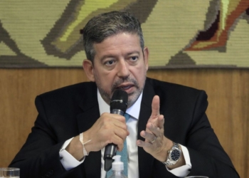 Lira pede solução alternativa para auxílio emergencial