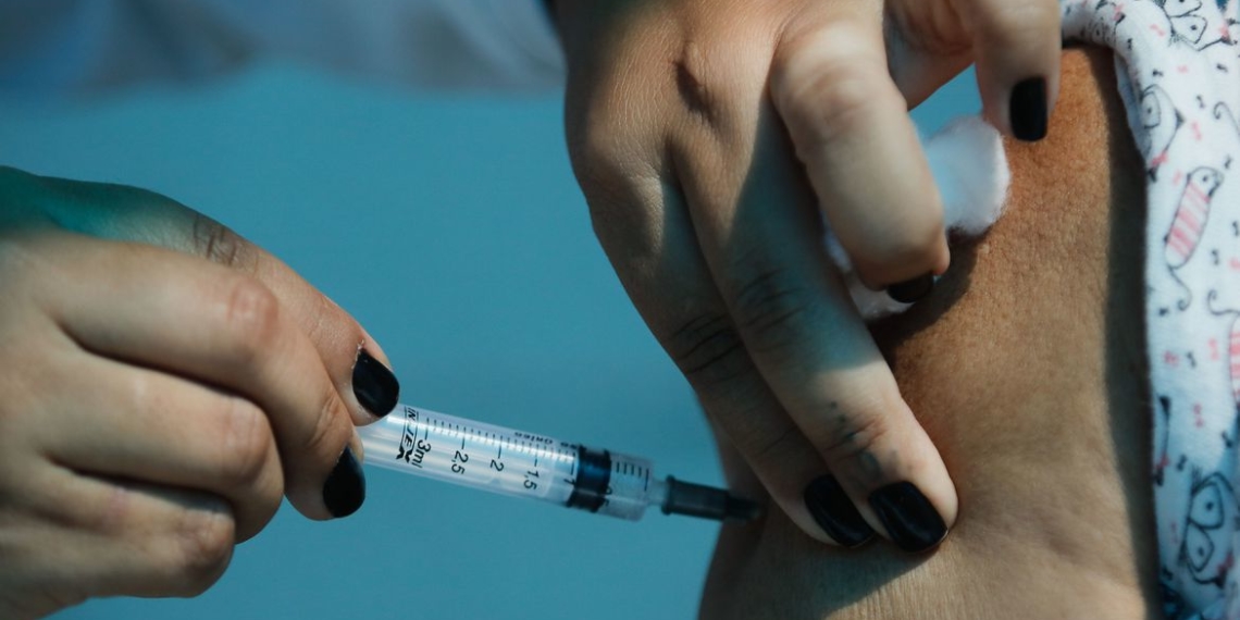 Covid-19: governo negocia compra de mais 30 milhões de doses de vacina