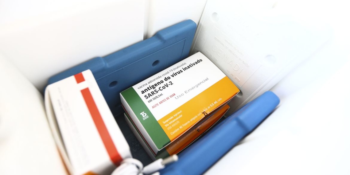 Butantan começa a distribuir 3,9 milhões de vacinas contra covid-19