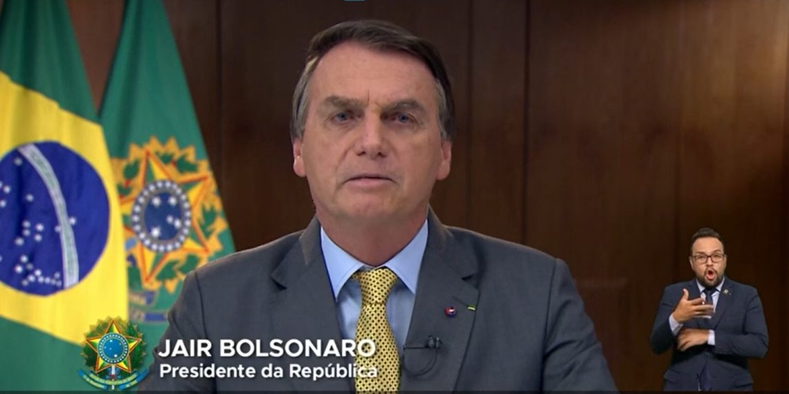 Presidente Jair Bolsonaro faz pronunciamento em rede nacional e reforça vacinação