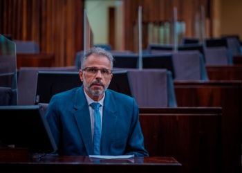 Faisal Karam toma posse na Assembleia Legislativa e trabalho focado na educação deve direcionar mandato como deputado