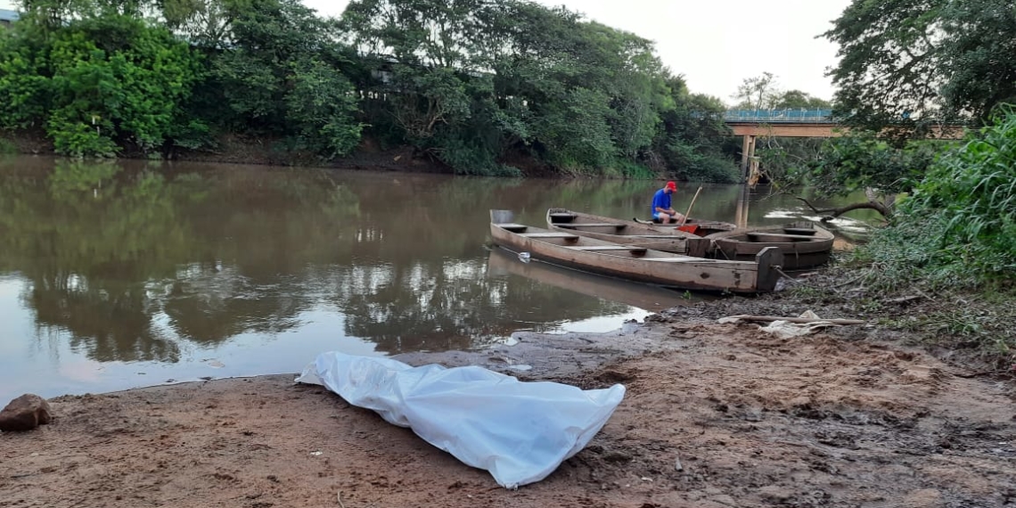 Mergulhadores localizam corpo de homem no Rio dos Sinos, em Campo Bom