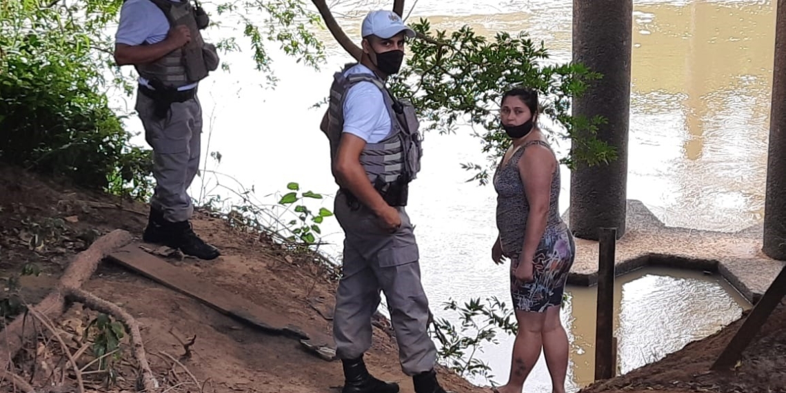 Bombeiros seguem com buscas por homem desaparecido no Rio dos Sinos, em Campo Bom