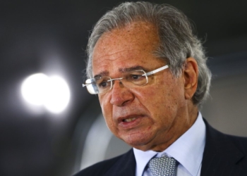 Guedes cita seguro-emprego para ajudar pequenas empresas na pandemia