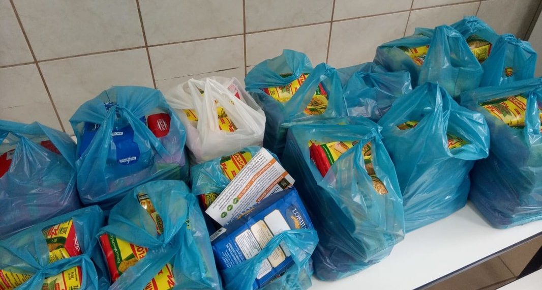 Educação entrega quase mil kits de alimentação às escolas municipais de Sapiranga
