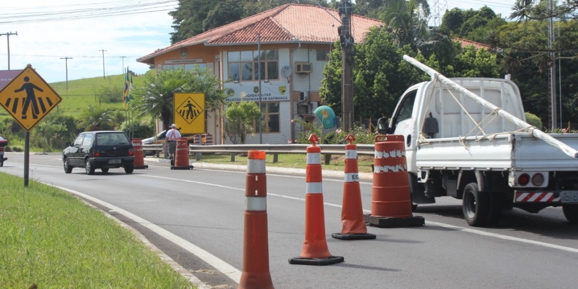 Sinalização tem por objetivo reduzir a velocidade e perigos em trecho da 239