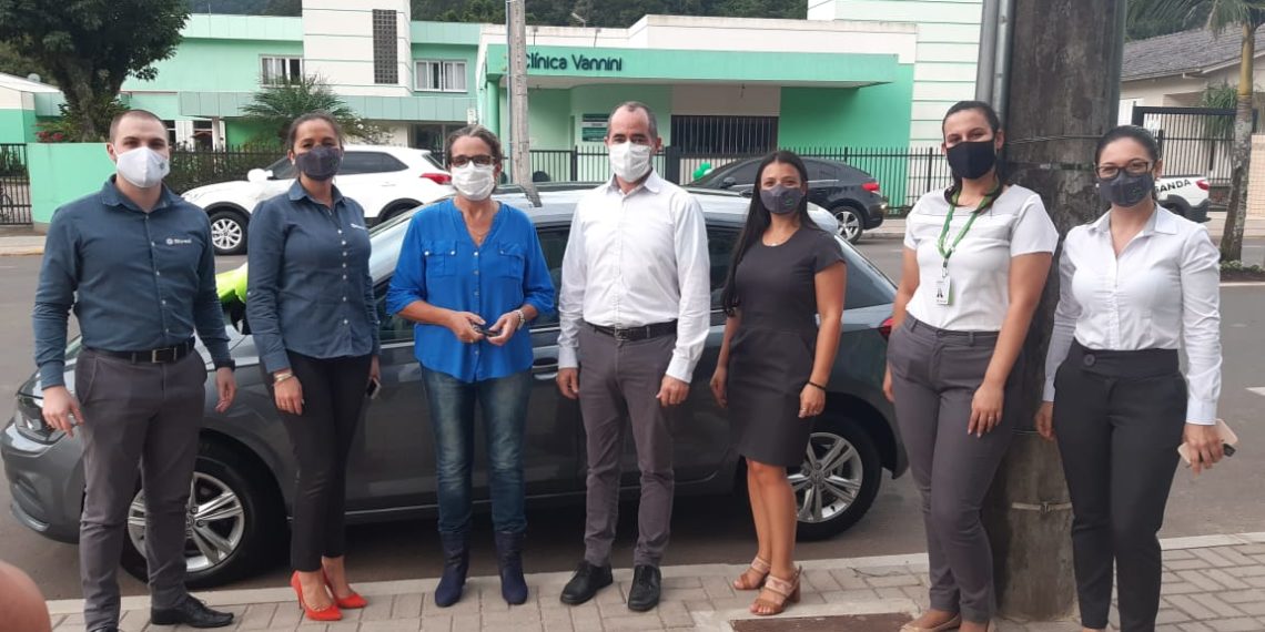 Associada de Riozinho é vencedora da campanha Ganha, Ganha, Ganha da Sicredi Nordeste RS e recebe carro zero quilômetro
