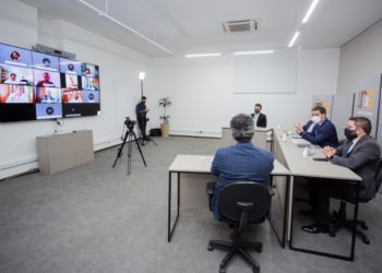 Governador sanciona projetos de lei do auxílio emergencial gaúcho e das taxas do DetranRS