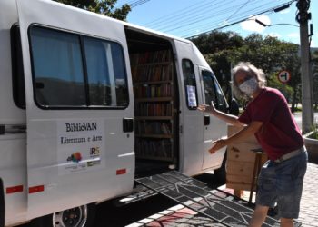 BiblioVAN traz música e literatura à Nova Hartz