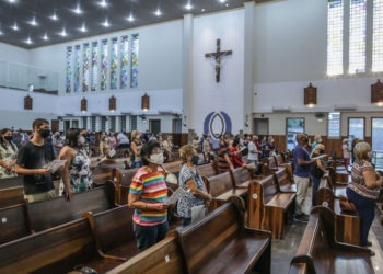 Governo do Estado atualiza protocolos de missas e cultos