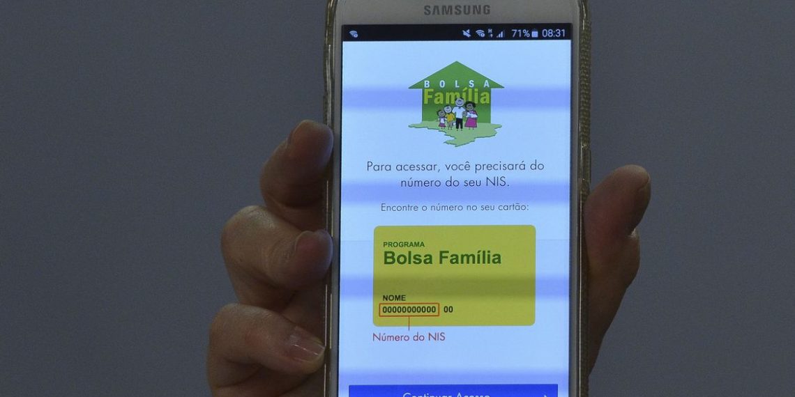Bolsa Família: governo suspende revisão cadastral por mais seis meses