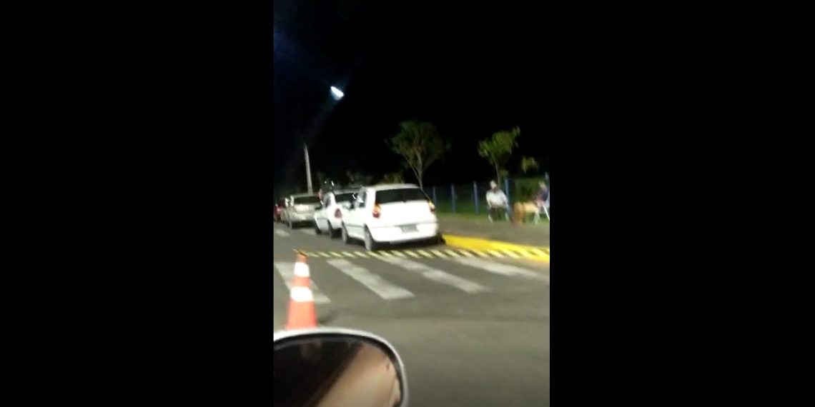 Parque do Imigrante já registra filas para drive-thru da vacinação deste sábado, 10