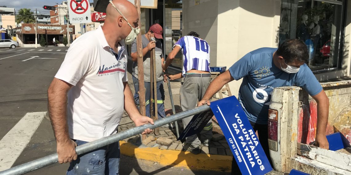 Produção e instalação de placas de rua são intensificadas em Campo Bom