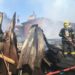 Bombeiros combatem incêndio em residência de Sapiranga
