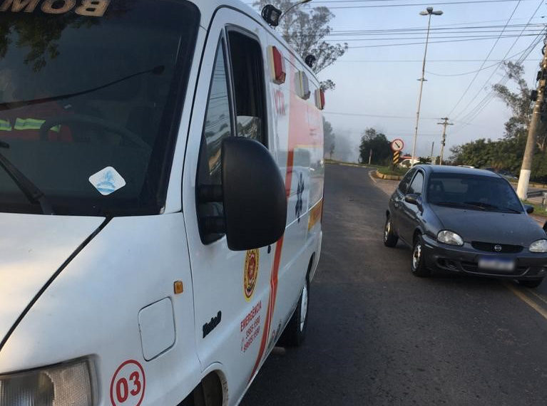 Acidente entre carro e moto deixa uma pessoa ferida em Nova Hartz