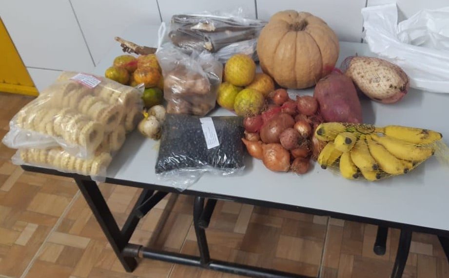SMECTEL de Nova Hartz entrega kits de alimentos para escolas do município