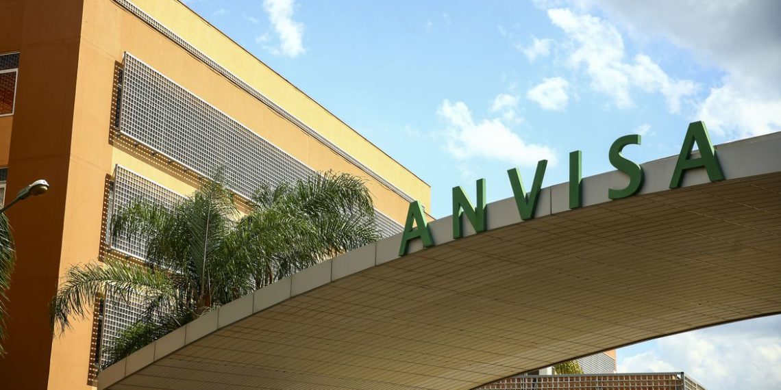 Anvisa pede à população que comunique reações adversas de tratamentos