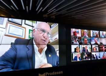 Senado aprova projeto que suspende reajuste de remédios; texto vai à Câmara