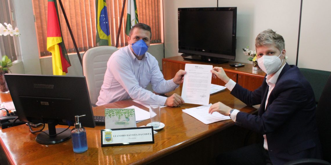 Coluna de política: Presidente Leandro Costa e Marcel em agenda na Câmara