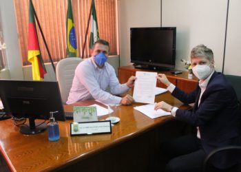 Coluna de política: Presidente Leandro Costa e Marcel em agenda na Câmara