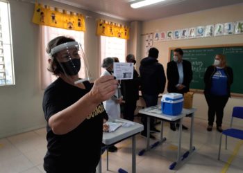 Sapiranga vacinará professores a partir de segunda. Campo Bom e Parobé aplicam as primeiras doses