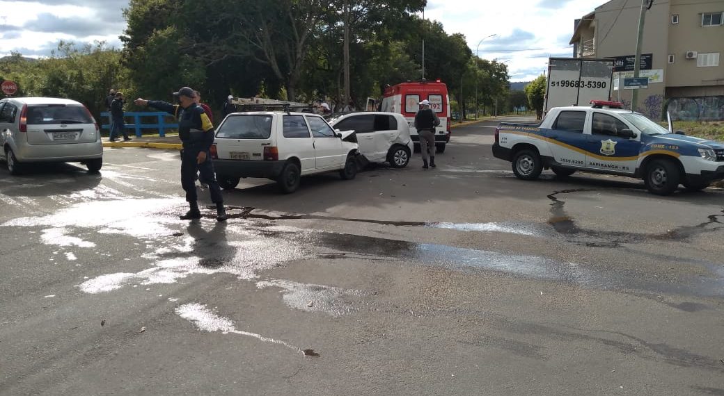 Motorista é socorrido após passar mal e provocar acidente de trânsito em Sapiranga