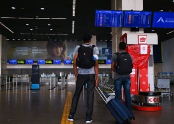 Medida Provisória que amplia prazo de reembolso de passagens aéreas é aprovada pelos deputados