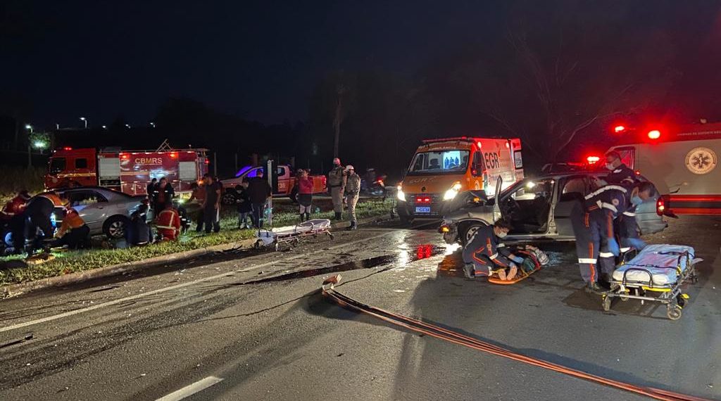 Grave acidente de trânsito deixa oito vítimas feridas na RS-239, em Campo Bom