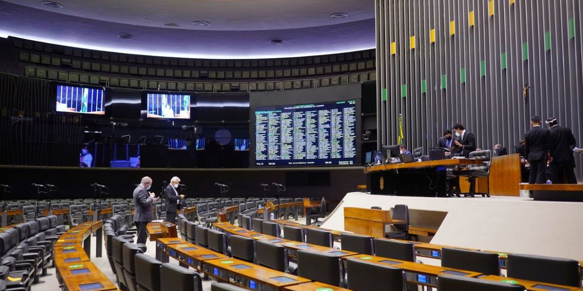 Deputados aprovam MP do novo salário mínimo de R$ 1.100