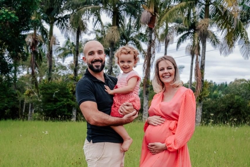 Uma mãe guerreira: ela venceu a covid durante a gestação do segundo filho