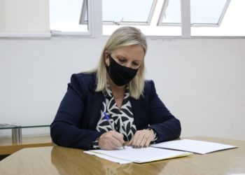 Sapiranga assina termo de adesão ao programa Primeira Infância Melhor