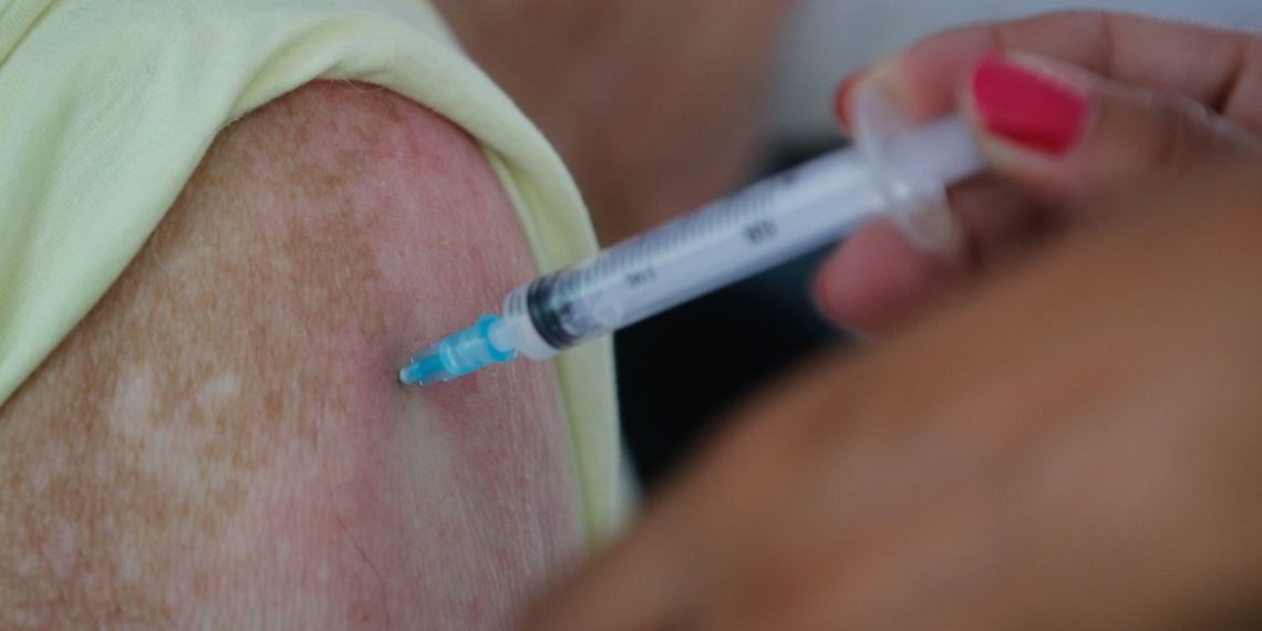 Governo destina R$ 5,5 bilhões para produção e aquisição de vacinas