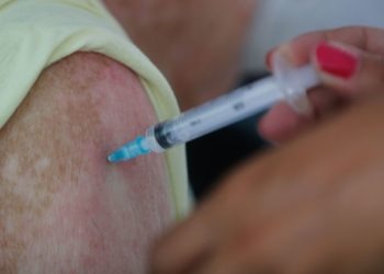 Governo destina R$ 5,5 bilhões para produção e aquisição de vacinas