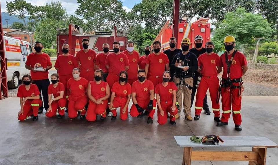 Comunidade pode ajudar Bombeiros Voluntários de Nova Hartz ao comprar cartão de cachorro-quente