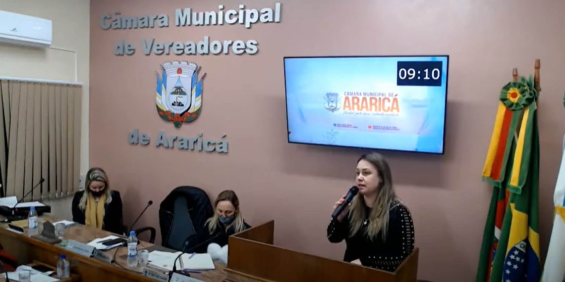 Vereadoras de Araricá derrubam veto de Foss no projeto que prevê transparência na vacinação