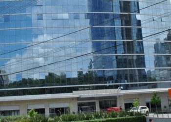 Ministério Público do Trabalho determina que rede de farmácias nacional forneça máscaras PFF2 aos funcionários