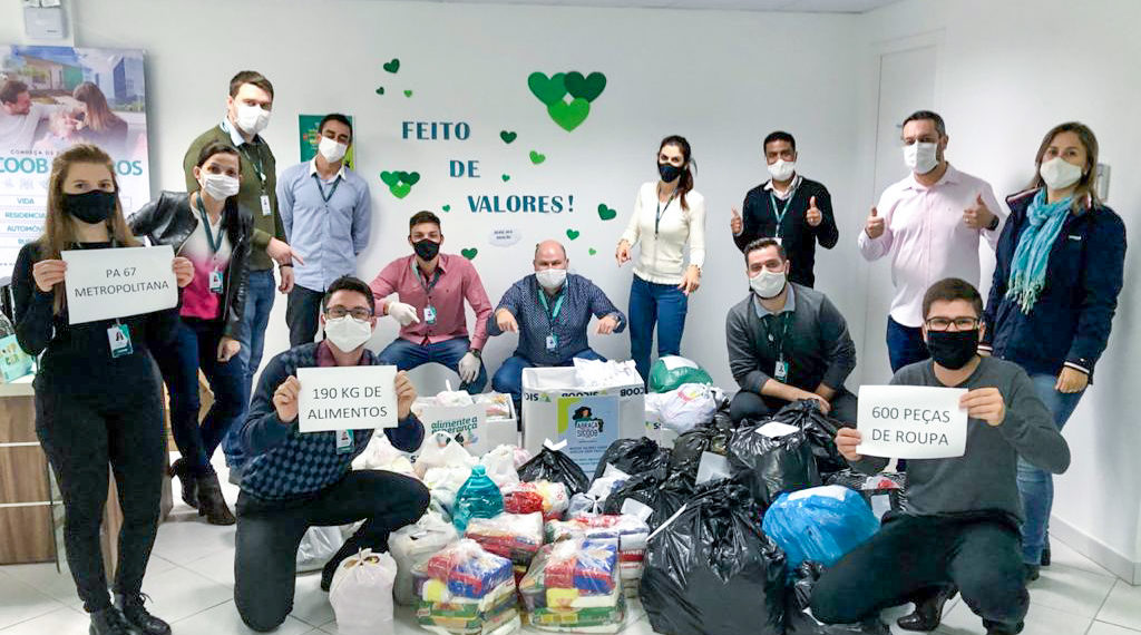 Colaboradores do Sicoob MaxiCrédito arrecadam alimentos em comemoração ao Dia do Cooperativismo