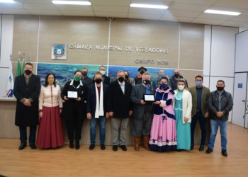 Empresa e entidade recebem no homenagem no Legislativo de Campo Bom