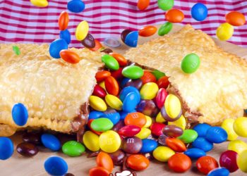 A sua fome encontra o tamanho ideal na rede Hora do Pastel