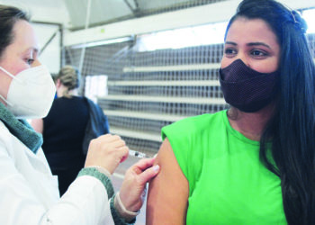 Região avança na imunização para pessoas com 40 anos ou menos
