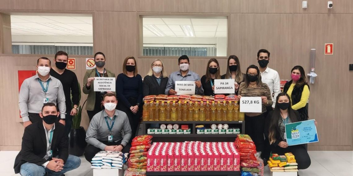 Sicoob MaxiCrédito repassa alimentos para a Prefeitura de Sapiranga