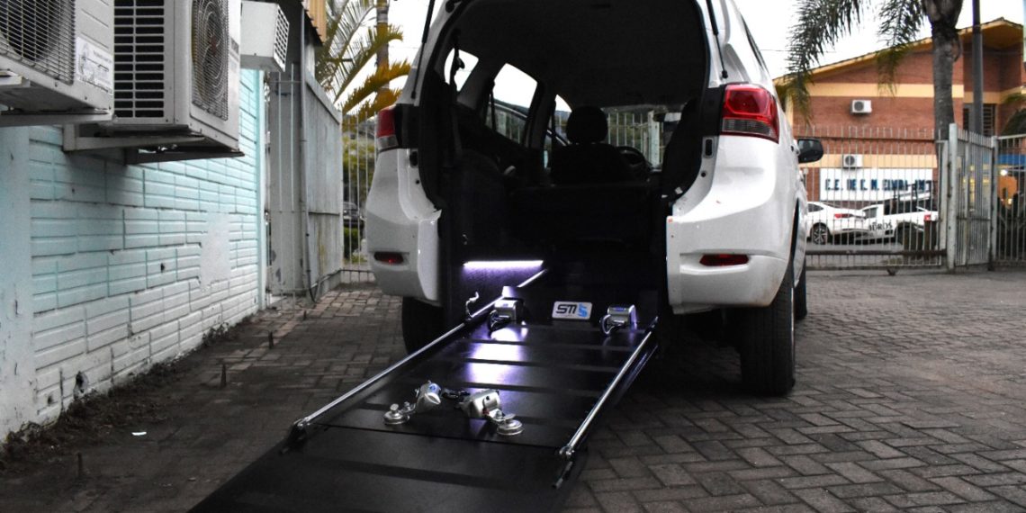 Secretaria de Desenvolvimento Social de Nova Hartz recebe carro adaptado