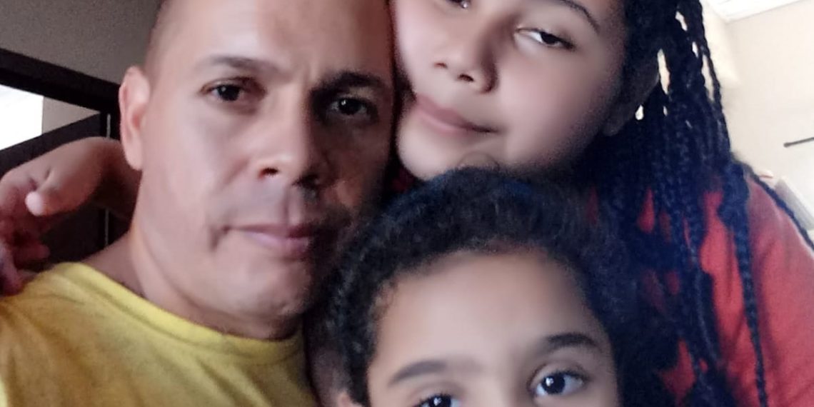 Menina ferida em acidente com cavalo deixa a UTI; pai pede orações